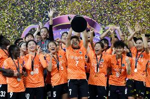 开云体育官网-博主：武汉女足将出战FIFA女足冠军杯，若进半决赛将战阿森纳